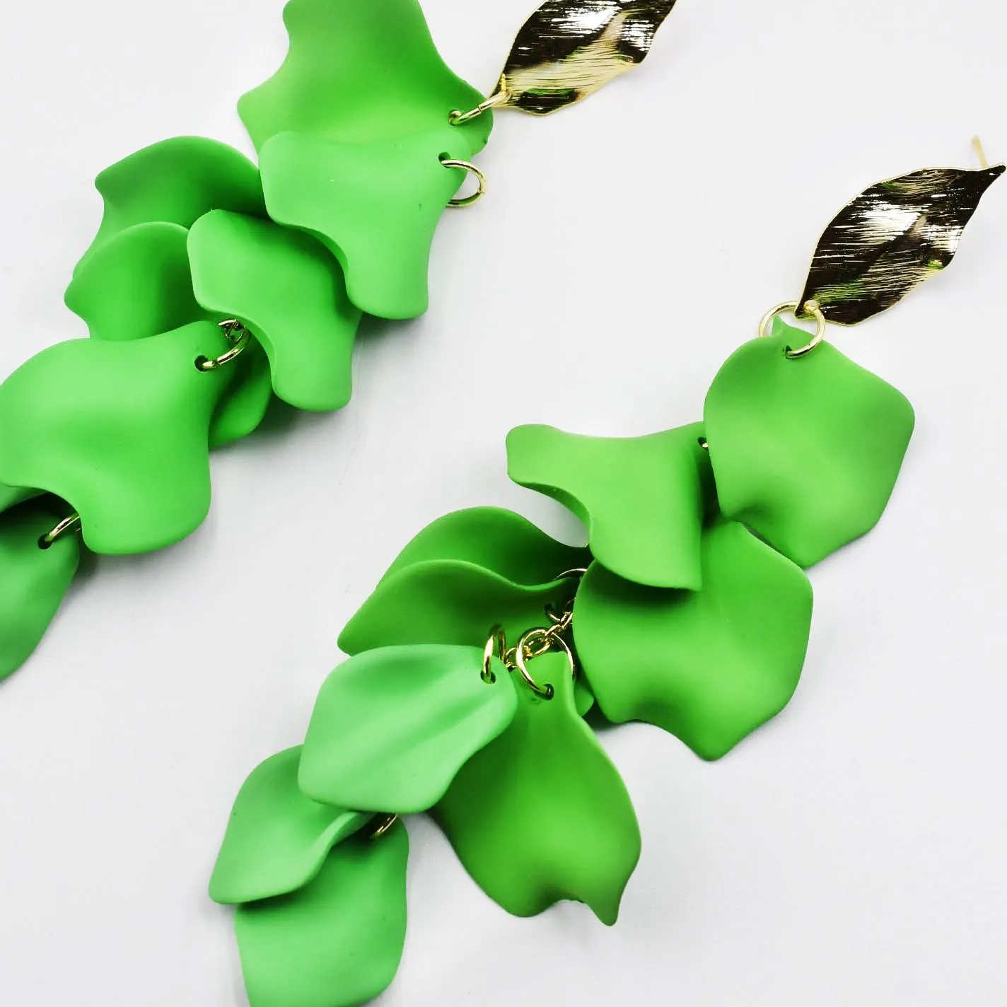 Dangle Petals Green D60